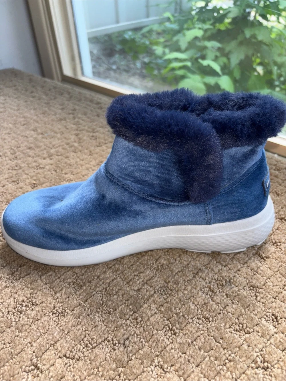 Skechers GOGA Mat blue suede fur lined ankle boots 8